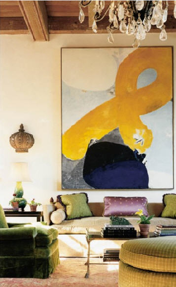 Artistic-Living-Room-with-Contemporary-Oversized-Artwork